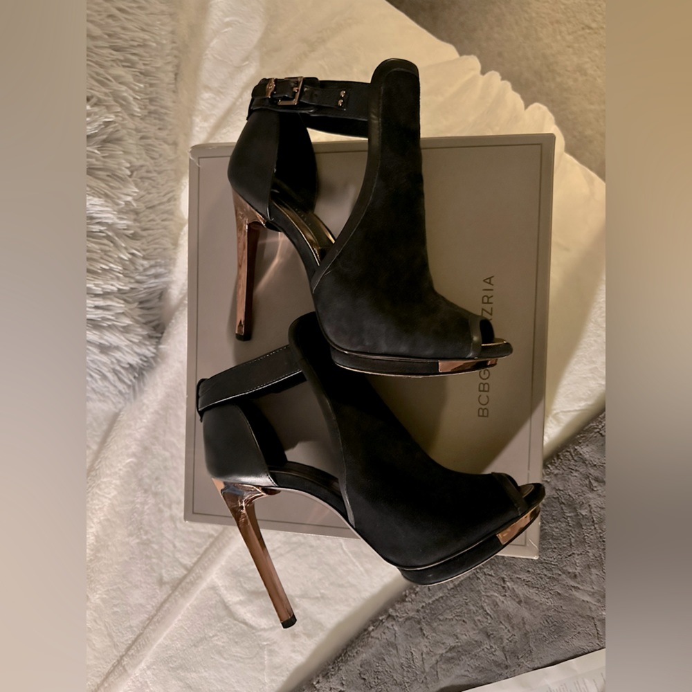 BCBGMaxAzria Lelah Black kid suede & copper metallic booties / heels - Size 7M